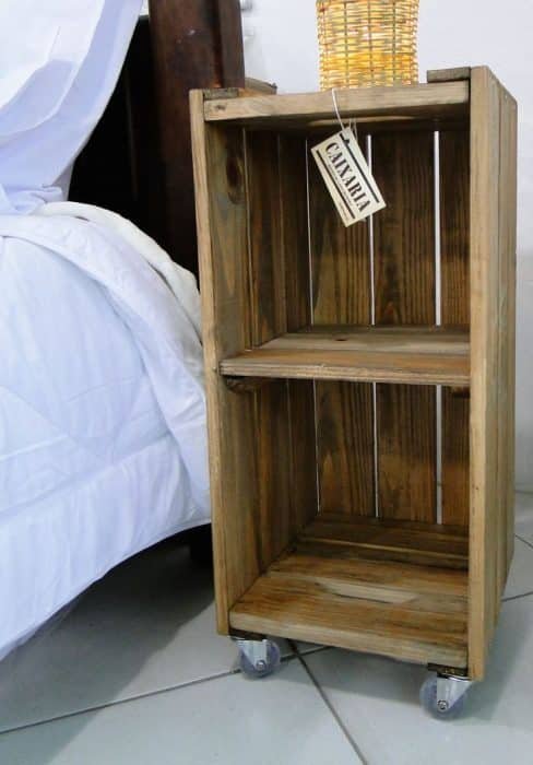 Mesa cabeceira de cama