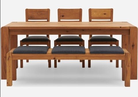 Mesa de jantar com banco