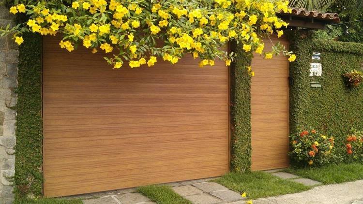 Portão de madeira para garagem