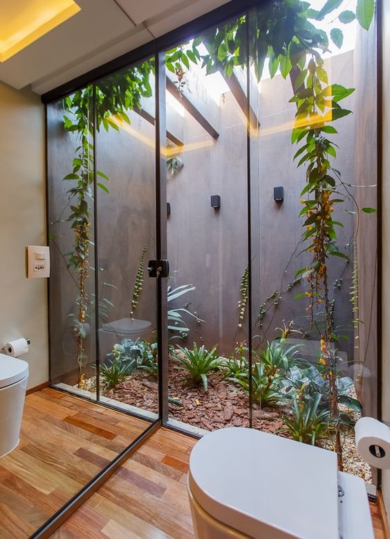 20 Ideias para um Banheiro com Jardim de Inverno 3 https://www.modulo21.com.br/wp-content/uploads/2024/07/2_banheiro-com-jardim-de-inverno.jpg