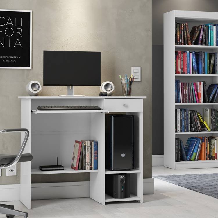 Mesa pequena para computador, adequada para qualquer ambiente do quarto.