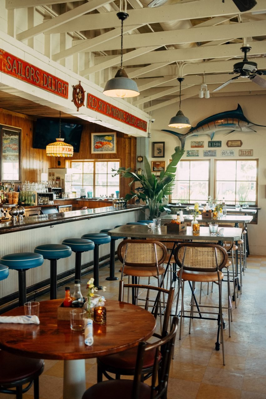 Sullivan's Fish Camp: um mergulho no passado e uma celebração do presente 2 Sullivan's Fish Camp is a family-owned diner that first opened in 1988