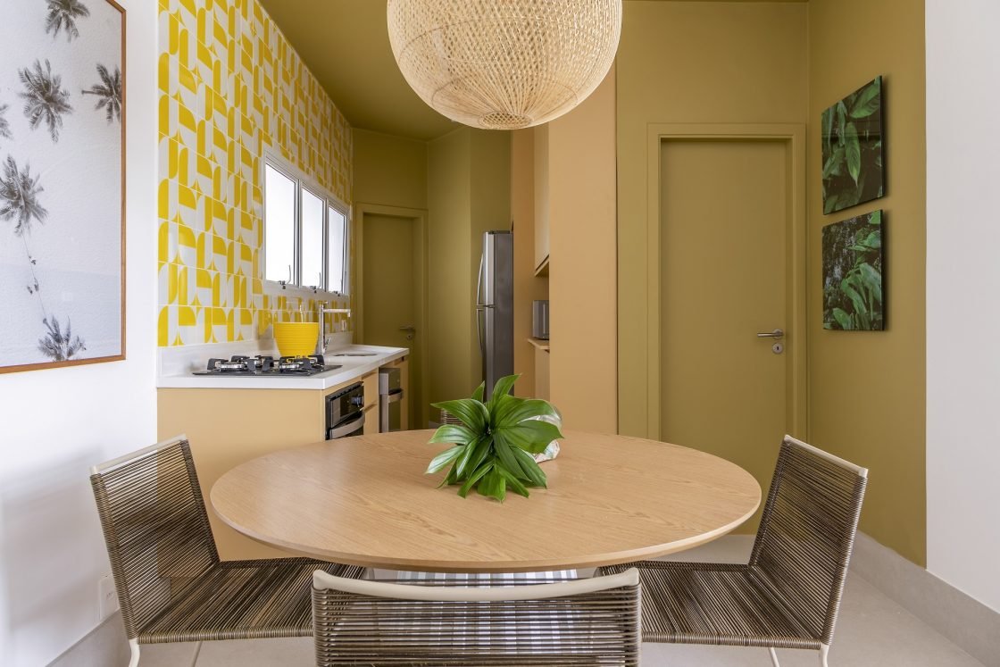 Como combinar cores e estampas na decoração