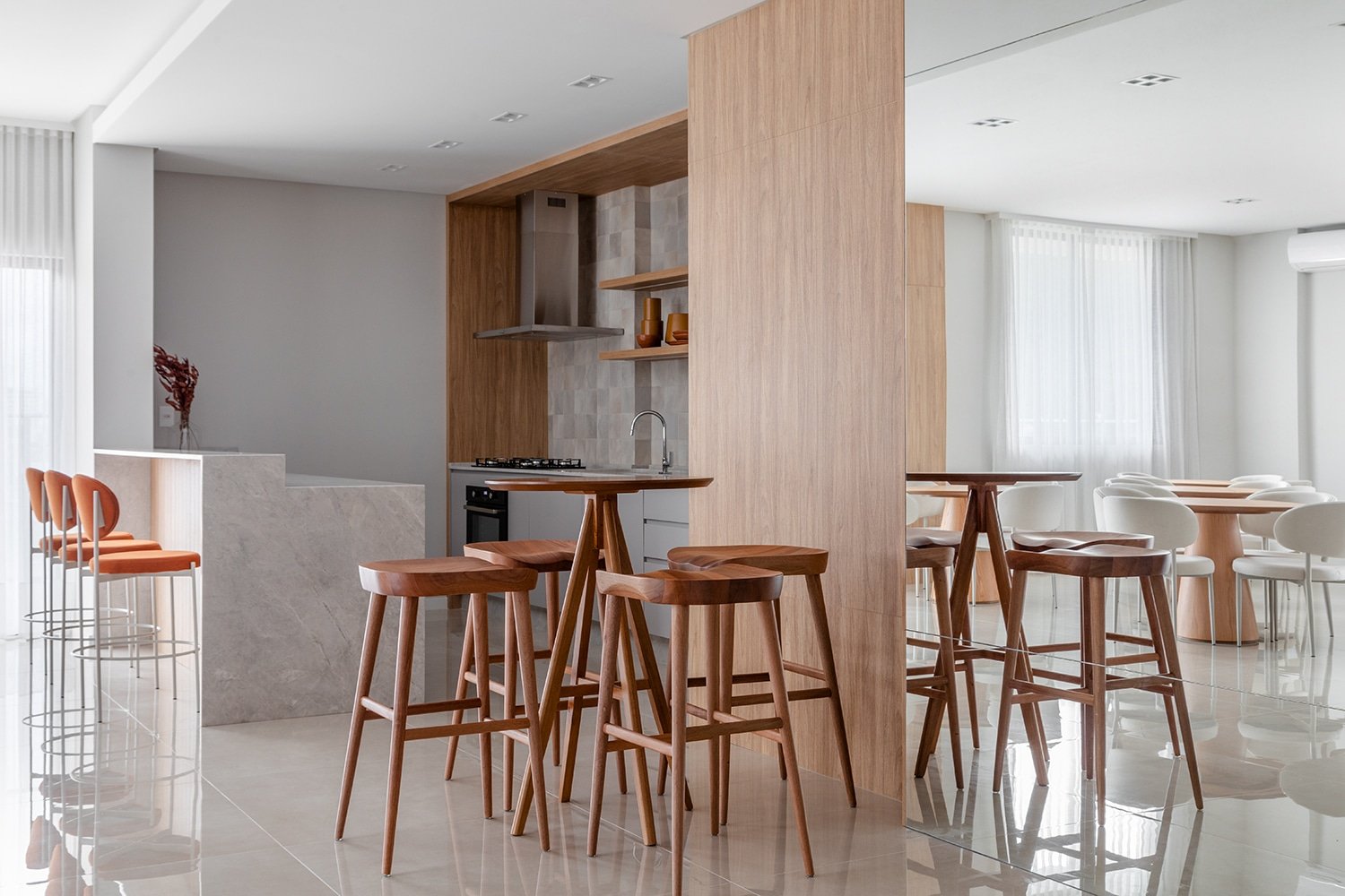 Banquetas: 7 Inspirações para Diversos Ambientes 10 Banquetas: 7 Inspirações para Diversos Ambientes