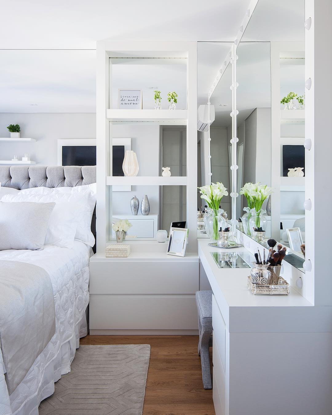 Ideias encantadoras para decorar com criado-mudo branco