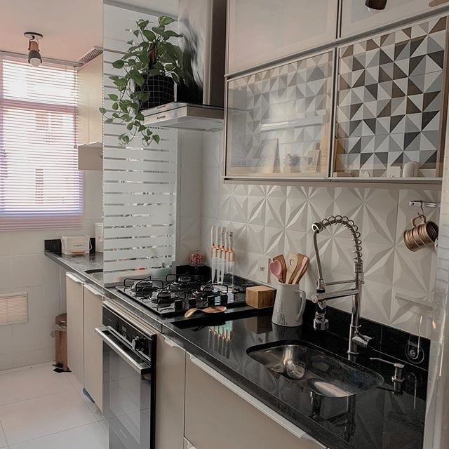 Divisórias de Vidro: A Solução Ideal para Ambientes Organizados