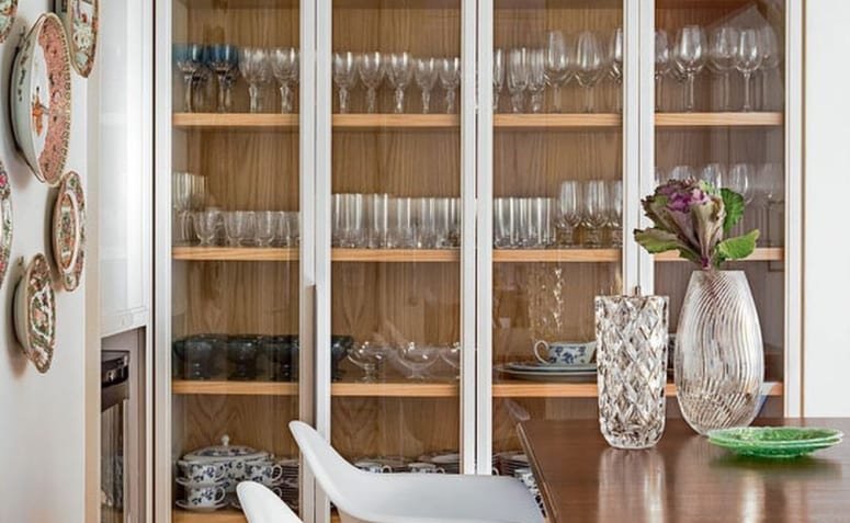 Ideias de Como Decorar com Cristaleiras de Vidro