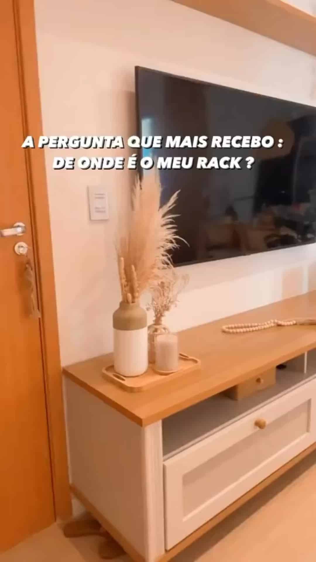 7 Racks Pequenos que Transformam Suas Salas em Estilosas e Organizadas 2 Racks Pequenos para Salas: Estilo e Organização