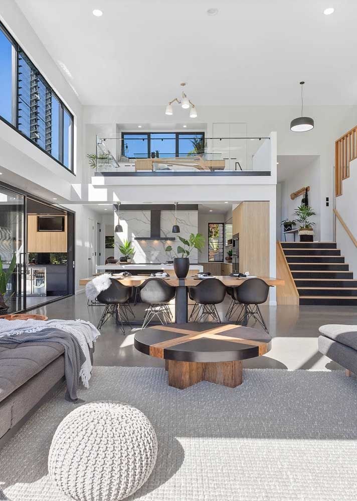 10 Casas Modernas com Pé-Direito Duplo para Mais Amplitude 8 10 Casas Modernas com Pé-Direito Duplo para Mais Amplitude