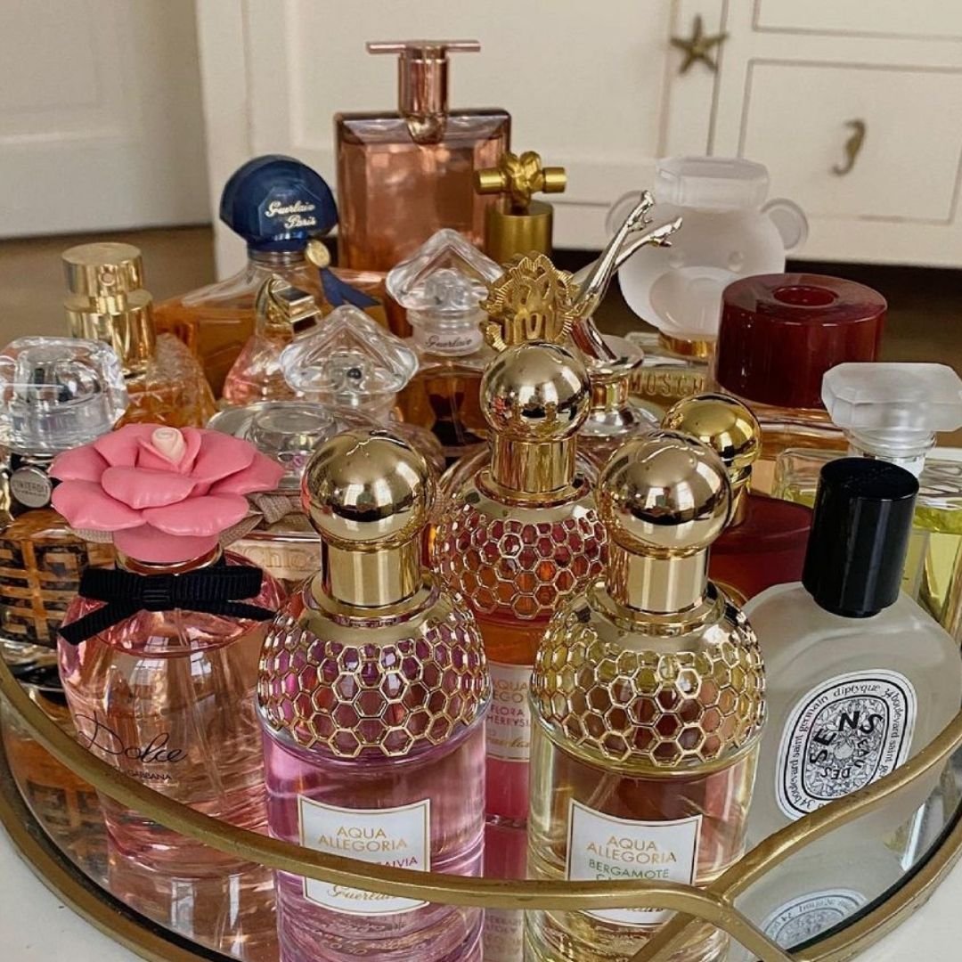 As 5 Melhores Dicas para Organizar Porta-Perfumes com Estilo 8 Porta-Perfumes: 6 Dicas para Organizar com Charme no Banheiro