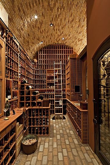Casas de Luxo com Adega Subterrânea para Amantes de Vinhos 10 Casas de Luxo com Adega Subterrânea para Amantes de Vinhos