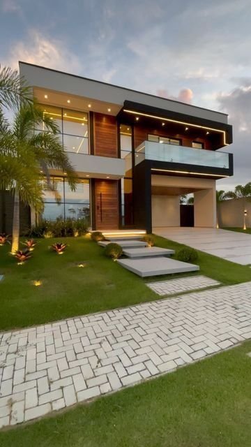 Casas Pequenas, mas Luxuosas: 10 Projetos de Alto Padrão em Pequenos Espaços