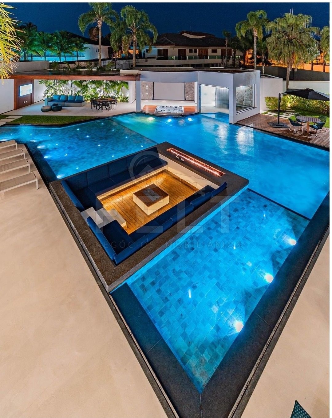 Casas de Luxo com Piscinas Infinitas que Parecem um Paraíso 7 Casas de Luxo com Piscinas Infinitas que Parecem um Paraíso