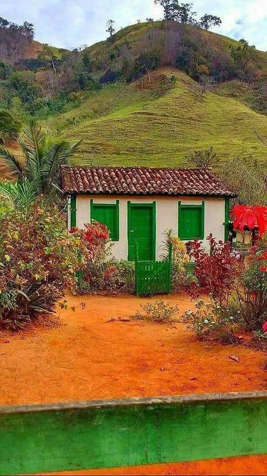 Casas de Campo dos Sonhos: 10 Refúgios Perfeitos para Descansar na Natureza