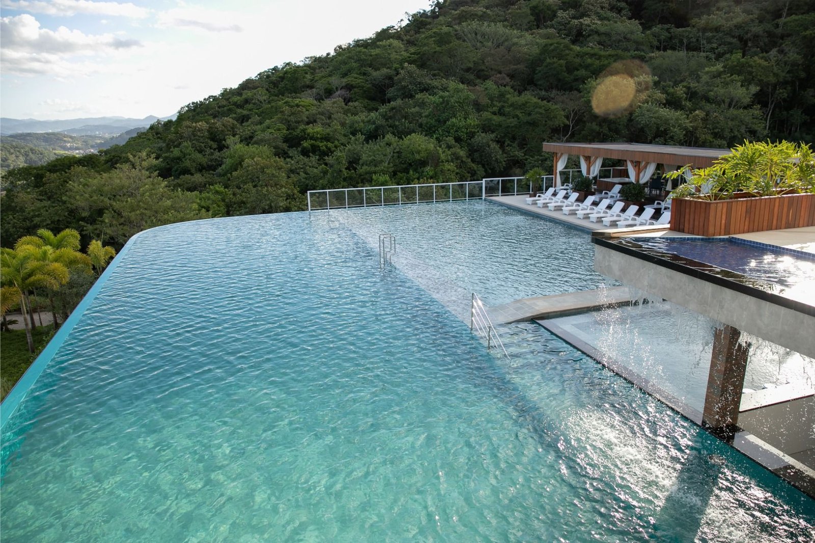 Casas Incríveis com Piscinas de Borda Infinita: 10 Paraísos Privados 2 Casas Incríveis com Piscinas de Borda Infinita: 10 Paraísos Privados