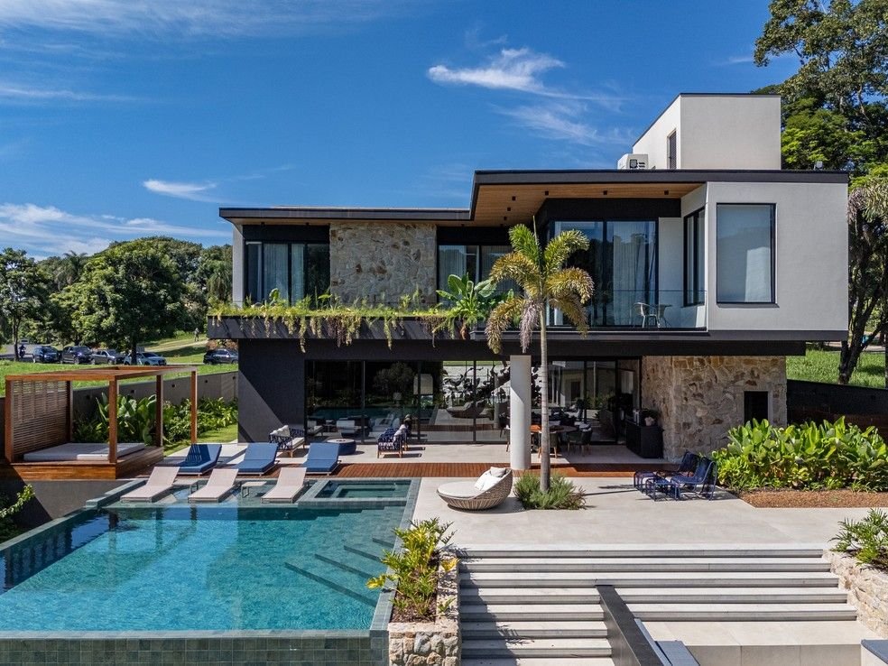 Casas Incríveis com Piscinas de Borda Infinita: 10 Paraísos Privados 3 Casas Incríveis com Piscinas de Borda Infinita: 10 Paraísos Privados