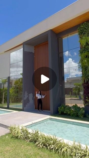 Casas de Luxo com Elevador: 10 Projetos para Máximo Conforto