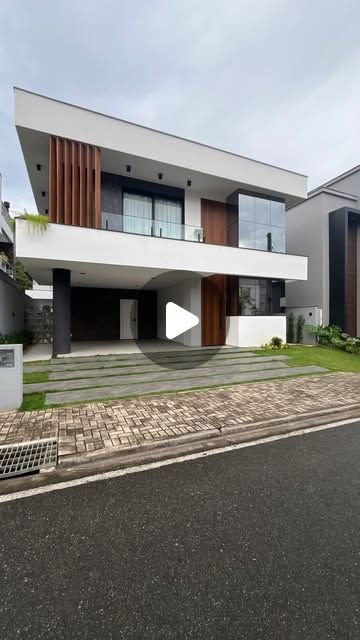 Casas de Luxo com Garagem para Supercarros: 10 Projetos de Alto Padrão