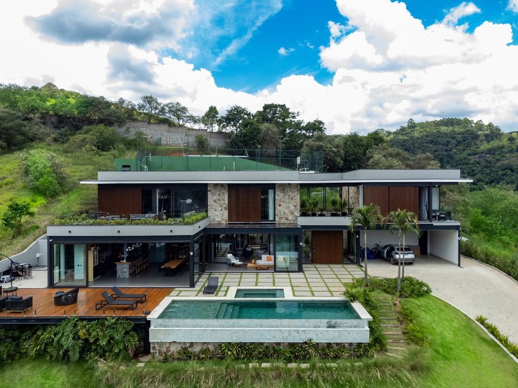 Casas de Campo no Alto da Montanha: 10 Projetos para Relaxar