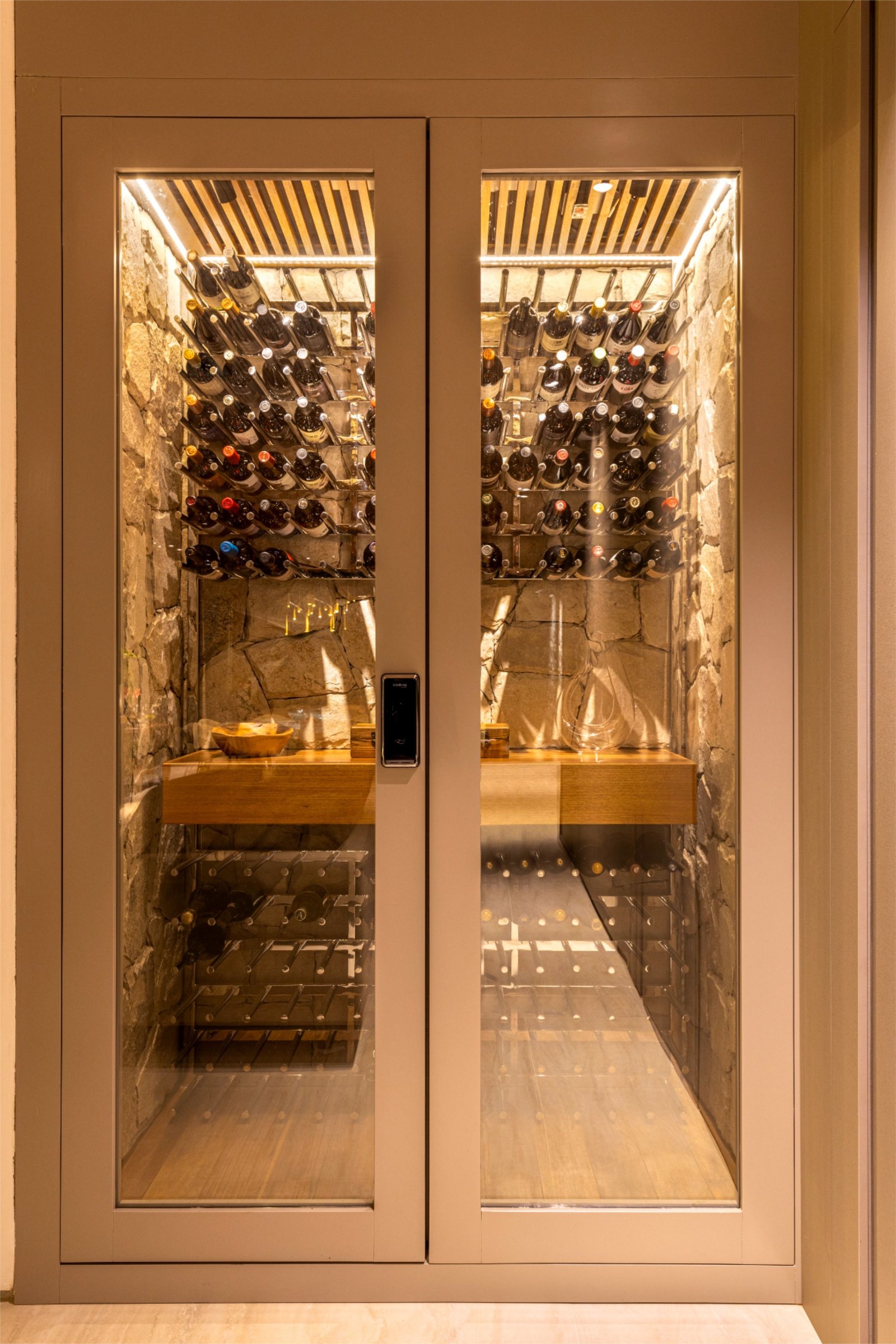 Casas de Luxo com Adega Subterrânea para Amantes de Vinhos 8 Casas de Luxo com Adega Subterrânea para Amantes de Vinhos