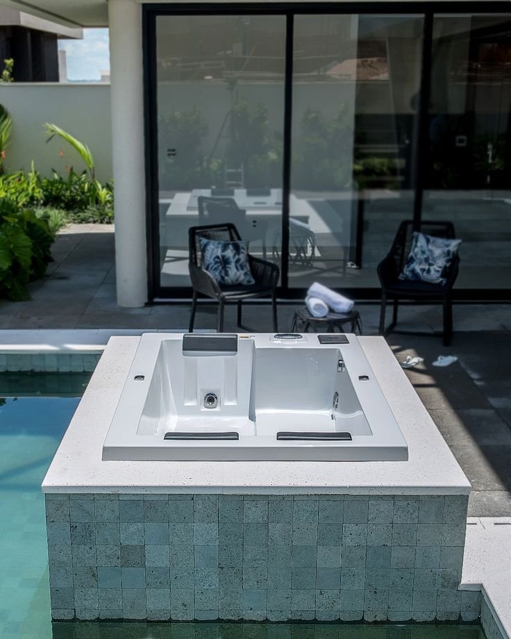 Casas de Luxo com SPA Privativo: 10 Projetos para Relaxamento Total 8 Casas de Luxo com SPA Privativo: 10 Projetos para Relaxamento Total